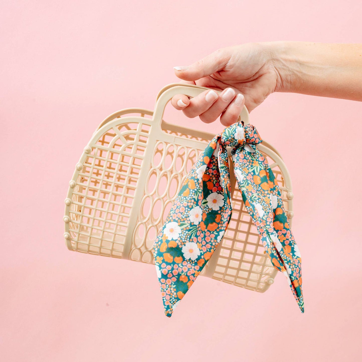So-Jelly Basket-Tan w/ Sweet Meadow Dark Green Scarf